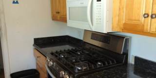 Spacious 2-Bed, 1-Bath Home in the Heart of Burbank! Gallery 8
