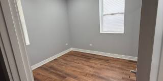 4907 W Walton Street Gallery 9