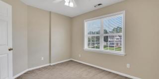 Spacious 4BR/2.5 Bath in the Jacksonville Commons Area Gallery 22