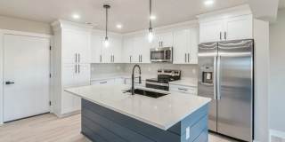 Springbrook Trail: 3BR 2.5ba Townhouse (end unit) Gallery 1