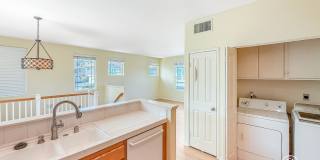 SD: Comfortable 2BD/2BA Townhome in Carmel Mountain Ranch with Community Pool, Attached Garage & In-Unit Laundry Gallery 3