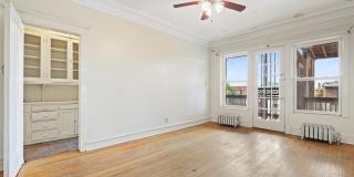 5126 S Greenwood Avenue Gallery 12