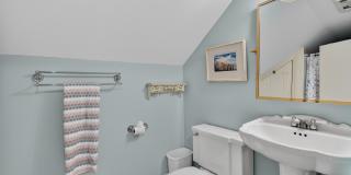 303 Bell Place Gallery 26