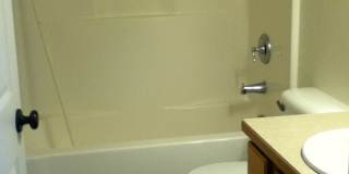 4 Bedroom 2 Bathroom House - Close to MSU Campus Gallery 14