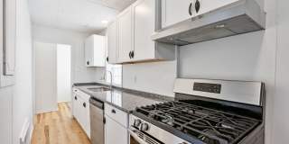 2 bed 1 bath - newly updated, convenient location, washer/dryer/dishwasher Gallery 1