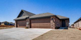 Brand New 3 Bedroom 2 Bath Duplex In Dooley Creek * MOVE IN SPECIAL * Edmond Schools* Gallery 1