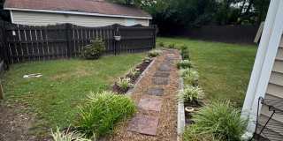Knoxville 37917 - Available Now! 2 bedroom, 1 bath home - Contact Lisa Vineyard 865-216-9334 Gallery 3