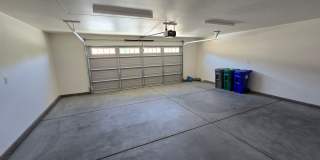 Beautiful, Clean 4 bedroom with Solar!! Gallery 17