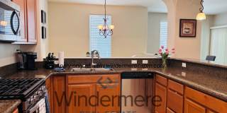 Stylish  Spacious 2 bedroom-/1 bath Condo in Astoria at Gateway Oaks! Gallery 1