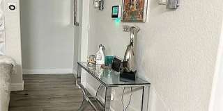 221 NW 3rd Place Gallery 16
