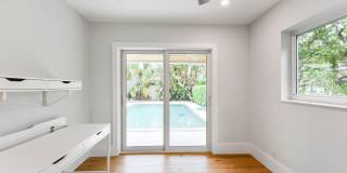 784 Dover Street Gallery 13