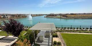 Breathtaking Lake-View Luxury: Spectacular 5-Bedroom Home Gallery 1
