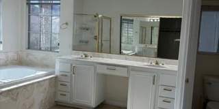 Elegant 4-Bedroom Oasis Near Downtown Summerlin Gallery 15