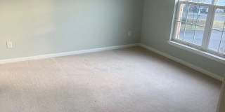 Room in 3 Bedroom Home at Dunford St Gallery 7