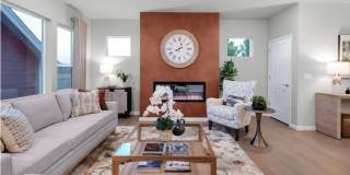 Furnished 3 Bed/Office Luxury Model Home on Westside Gallery 18
