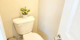 FULLY-FURNISHED 4/Bed 2/Bath in LAVEEN Gallery 30
