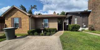 Townhome Two Bedroom Two Bath near UWF Gallery 1