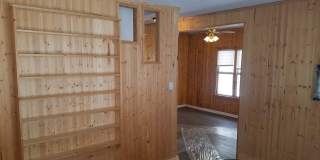 Morgan Park townhouse, yard, end unit, quiet, garage, laundry, spacious Gallery 1