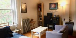 Good sized studio for 9/1 in a hot location! Gallery 1
