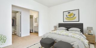 Summit At Warner Center Gallery 105