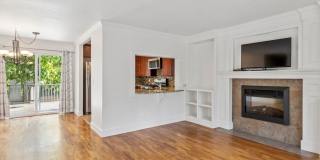 Bright Cozy Home w/ Deck & Yard Near Des Moines Marina Bright Cozy Home w/ Deck & Yard Near Des Moines Marina Gallery 3