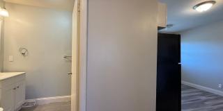 Saint Clair  -  2459 S Gallery 6