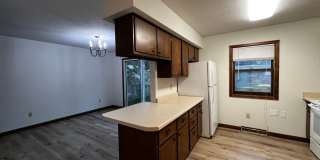 $1,995 | 4 Bedroom, 2.5 Bathroom Multi Floor Duplex | No Pets | Available for an August 1st, 2026 Move In! Gallery 9