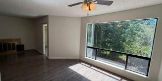 3 Bed 2 Bath Condo & Pool Access! Gallery 7