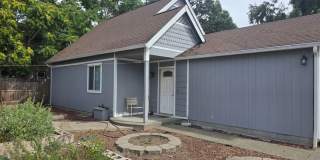 3 bed 2 bath Home for Rent in Grants Pass Gallery 1