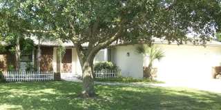 3/2 POOL Home- Beautiful Central Sarasota. Location, yard, pet-friendly!! Gallery 3