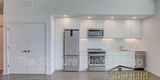 Yancey Street Gallery 15