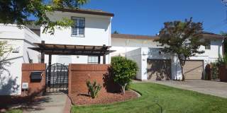 Great Townhome in the Pocket area close to everything! Gallery 1