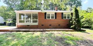 Beautiful Home with Great location Gallery 1