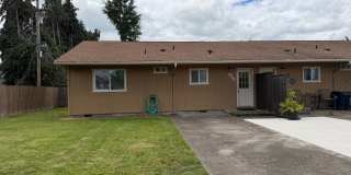 Updated 3 bedroom 1 bath duplex in Junction City! Gallery 1