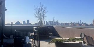 410 Tompkins Avenue Gallery 15