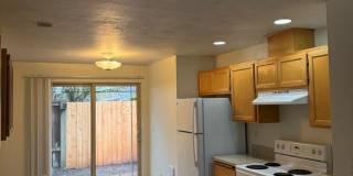 Updated 2 Bedroom, 2 bath Duplex in Springfield Gallery 6