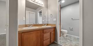 Stunning townhouse in Canby- 3 bed / 2.5 bath , garage, AC Gallery 18