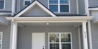 Refreshed 2 Bed/2 Bath Townhomes With Flex Room in Columbia, TN! Gallery 1