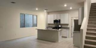 Beautiful 4Bdm 2.5Ba Home, Centrally located! Gallery 7