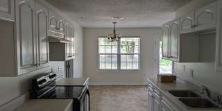 Updated 4‑Bedroom Home on a Quiet Street — 1,695 sq ft, Large Garage — Now Accepting Applications Gallery 11
