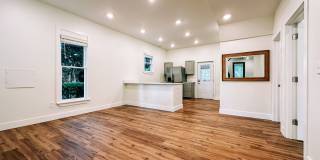 **FULLY REMODELED** (AUGUST 2028) INCREDIBLE LOCATION IU CAMPUS 6 BEDS!!! Gallery 6