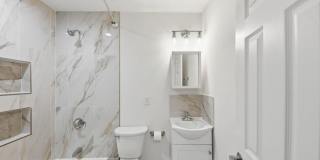 Room in 3 Bedroom Home at Lincoln St SW Gallery 18