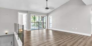 Remodeled 2/2 Waterfront Condo Gallery 6