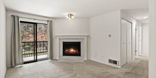 Modern 2-Bedroom Condo in Shoreline with Stylish Finishes Gallery 14