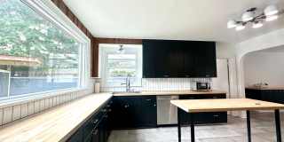 Mid Century Modern Gem! Mid Century Modern Gem! Gallery 8