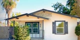 Charming 2 bed 1 bath near tower district Gallery 1