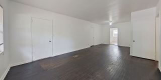 Charming Apartment with Wood Floors & Convenient Amenities Gallery 5