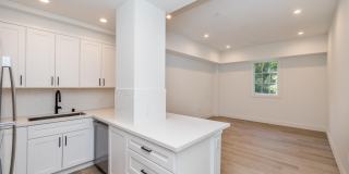 737 PINE Gallery 8