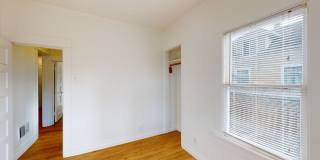 Charming Two Bedroom In the Heart of Downtown Kent ! Gallery 17