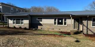 Remodeled Single Level 3 Bed, 2 Bath Home w/ 1 Car Garage Gallery 24